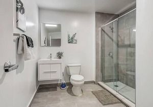 Frontdesk | Stylish 1 BR near Downtown