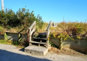 Great beachfront offering amazing ocean views.