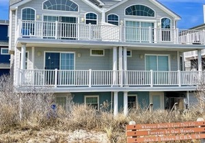 Great beachfront offering amazing ocean views.