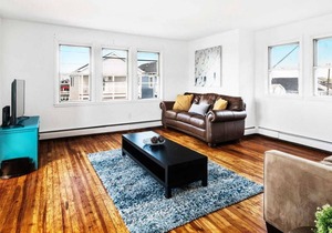 Great Located 3BR w/Parking, 8min Walk to Beach