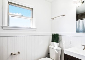 Great Located 3BR w/Parking, 8min Walk to Beach