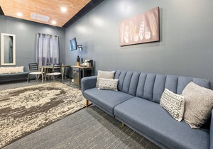 Great Stay at Boutique Hotel in Torchlight Pass Revival District, Middletown 301