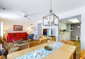 Hidden Harbour Condo Located Close to the Water w/Free WiFi, Private WD, Shared Pool