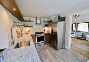 Historic Cottage Overlooking Twilight Lake - Walk To Beach And Bay Head Village