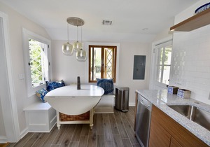 Historic Cottage Overlooking Twilight Lake - Walk To Beach And Bay Head Village