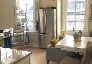 Historical Victorian 2 bedroom Flat 1 block from Beach JUST RENOVATED!