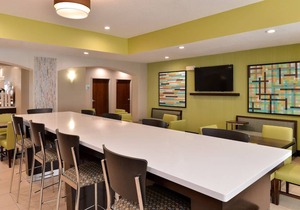 Holiday Inn Express Hotel & Suites Cincinnati-Blue Ash, an IHG Hotel