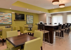 Holiday Inn Express Hotel & Suites Cincinnati-Blue Ash, an IHG Hotel
