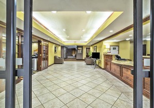 Holiday Inn Express Hotel and Suites Marysville