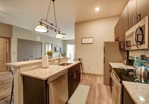 Huge 2 bed 2 bath, Easy Ride to NYC