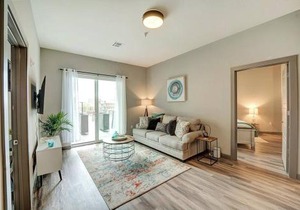 Huge 2 Bed 2 Bath Easy ride to NYC & Parking
