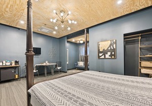 Ideal Boutique Hotel in Middletown's Torchlight Pass Revival District 305