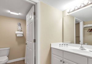 Immerse yourself in the natural beauty of Kelleys Island Glacier Suite 114