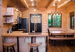 Incredible Treehouse with Treetop Views - Sleeps up to 6