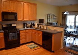 JULY RATES DISCOUNTED $100 FOR BOOKINGS MADE BEFORE MAY 15, 2024! FREE ACTIVITIES INCLUDED! Spacious & comfortable 3 bedroom plus loft, 2.5 bath lake front carriage house offers 2600 square feet of cozy elegance!