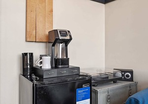 Kasa | Enticing Suite Near Bakery Square | The Maverick