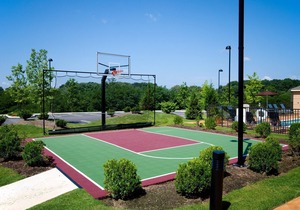 King Suite. Free Breakfast. Seasonal Outdoor Pool. Gym. Close to Longwood Gardens!