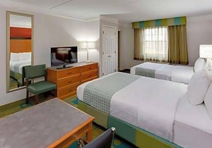 La Quinta Inn by Wyndham Pittsburgh Airport