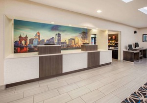 La Quinta Inn & Suites by Wyndham Cincinnati Airpt Florence
