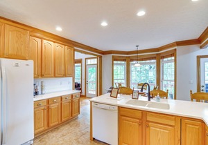 Lake Cumberland Retreat w/Deck & Views!