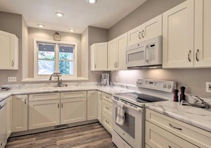 Lake Keowee Condo with Community Pool and Marina!