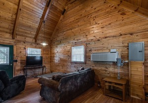 Lakeview Cabin at Marina on Dale Hollow Lake near Standing Stone State Park