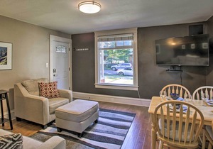 'Lookout Tower’ Downtown Home: Walkable Location!
