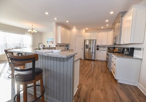 Lovely home-waterfront, beach, pools, pet friendly!
