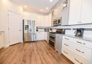 Lovely home-waterfront, beach, pools, pet friendly!