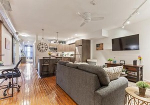 Luxury 1BR OLD CITY-KING BED Walk to Liberty Bell & Independence Mall - FREE PARKING!