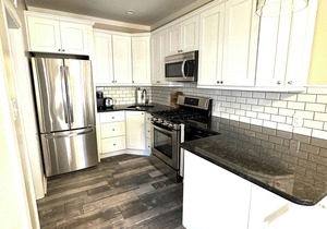 MDW OPEN! STEPS TO BEACH & BOARDWALK! Spacious porch! Updated & clean!