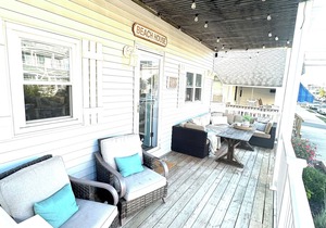 MDW OPEN! STEPS TO BEACH & BOARDWALK! Spacious porch! Updated & clean!