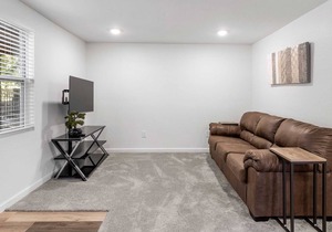 Mins from Zoo & Downtown! Laurel Lounge Apt. 2