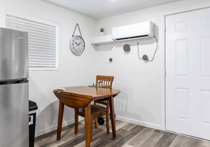 Mins from Zoo & Downtown! Laurel Lounge Apt. 2