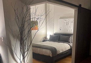 Modern Style Apartment-Heart of Downtown