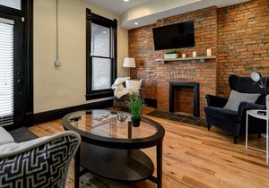 Modern Townhouse Few Minute Walk To Nightlife