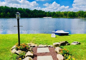 Mt. Maplewood Lake House Apt.