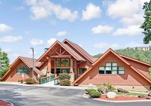 Nature is Calling! 2 Great Units, Close to Ripley s Moving Theater, Pool, Golf