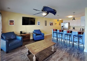 New - 4 BR Put-in-bay Waterfront Condo-All the Comforts of Home- 10 ppl -C211