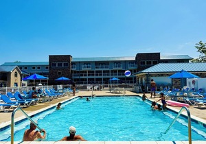 New - 4 BR Put-in-bay Waterfront Condo-All the Comforts of Home- 10 ppl -C211