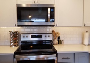 New Remodel! Lakeside Condo w/Pool, Kayaks, Bikes