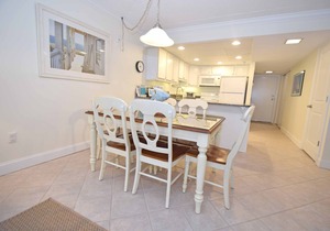 Ocean Hideaway 207-Oceanfront 18th St, Free WiFi, Elev, W/D, AC