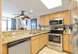 Oceanfront Sunny Condo w Pool in Atlantica Towers