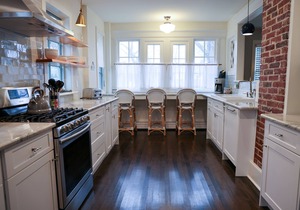 Perfectly Situated, Beautifully Renovated, Very Short Walk to Beach and Mall!