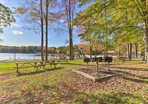 Pet-Friendly Pocono Paradise with Lake Access!