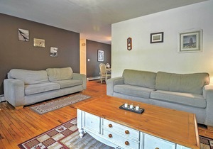 Pocono Lake Resort Home w/ BBQ & Lake Access!