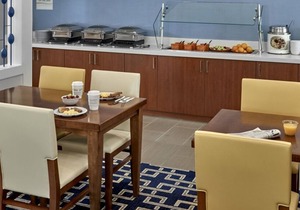 Prime Location! Free Breakfast, Pets Allowed, Minutes to Cardinal Meadow