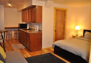 Private Studio on the Monocacy River. Sleeps 4, 1 Full Bath, Kitchenette