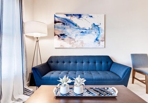 Professionally Decorated 1 BR With King Bed Only 4 Minutes from Metro/ Close to Old Town
