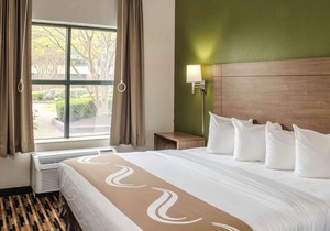 Quality Suites Lake Wright Norfolk Airport